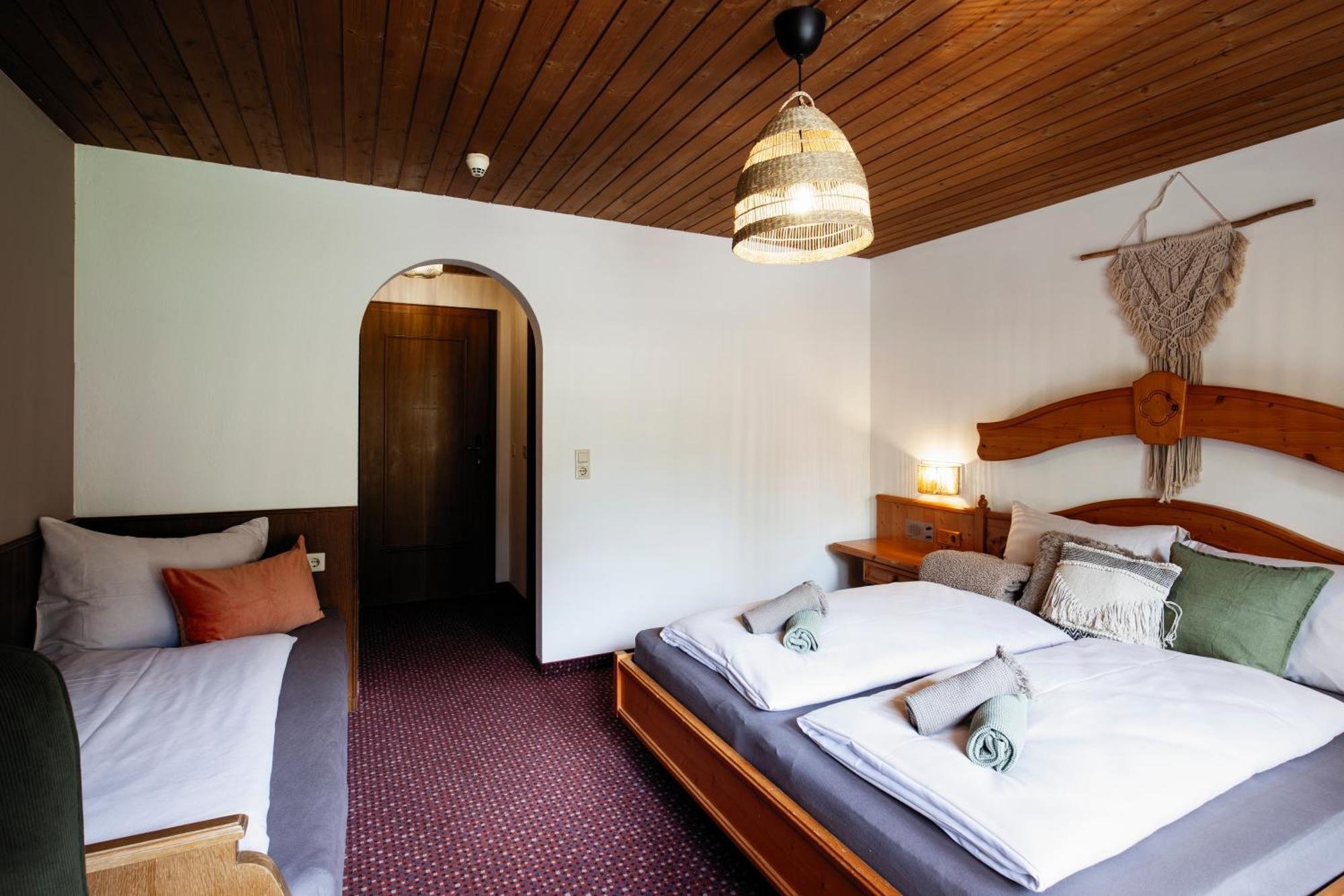 Pinetree Lodge 메이른호픈 객실 사진